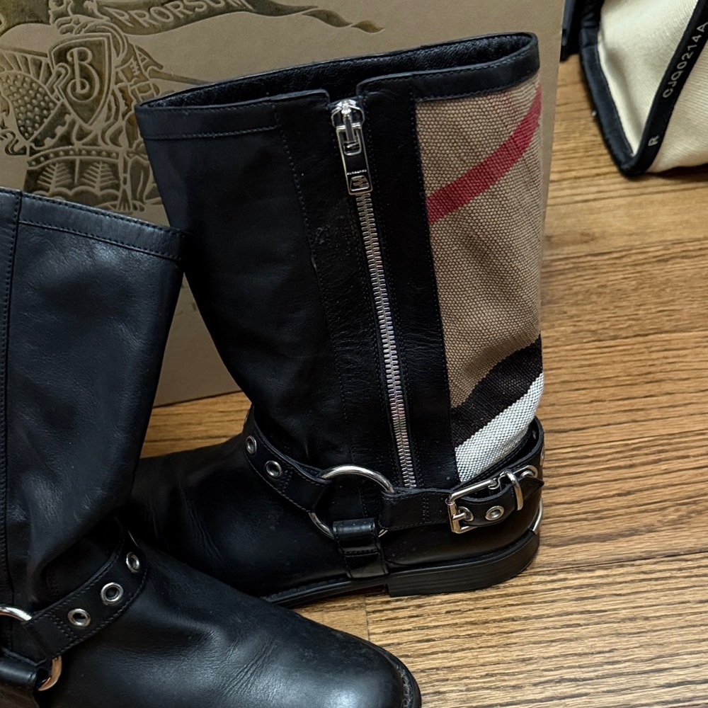 Burberry Black Leather Boots with Tan Plaid - Picture 6 of 7